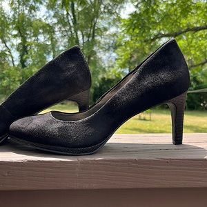 Alfani black suede heels